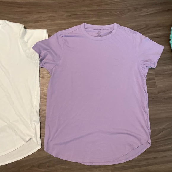 H&M Short Sleeve Tees - Blue, White, and Purple Long Fit size L - Picture 4 of 7